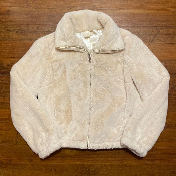 Urban Outfitters Jackets & Blazers - UO Faux Fur Coat #164N